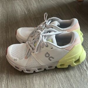 Cloudflyer 4 white/hay